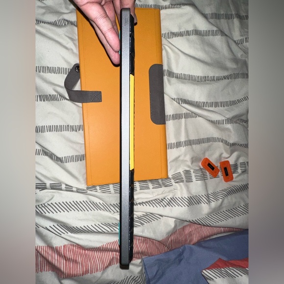 Nuphy Air75 Wireless Keyboard (V1) - Picture 6 of 7